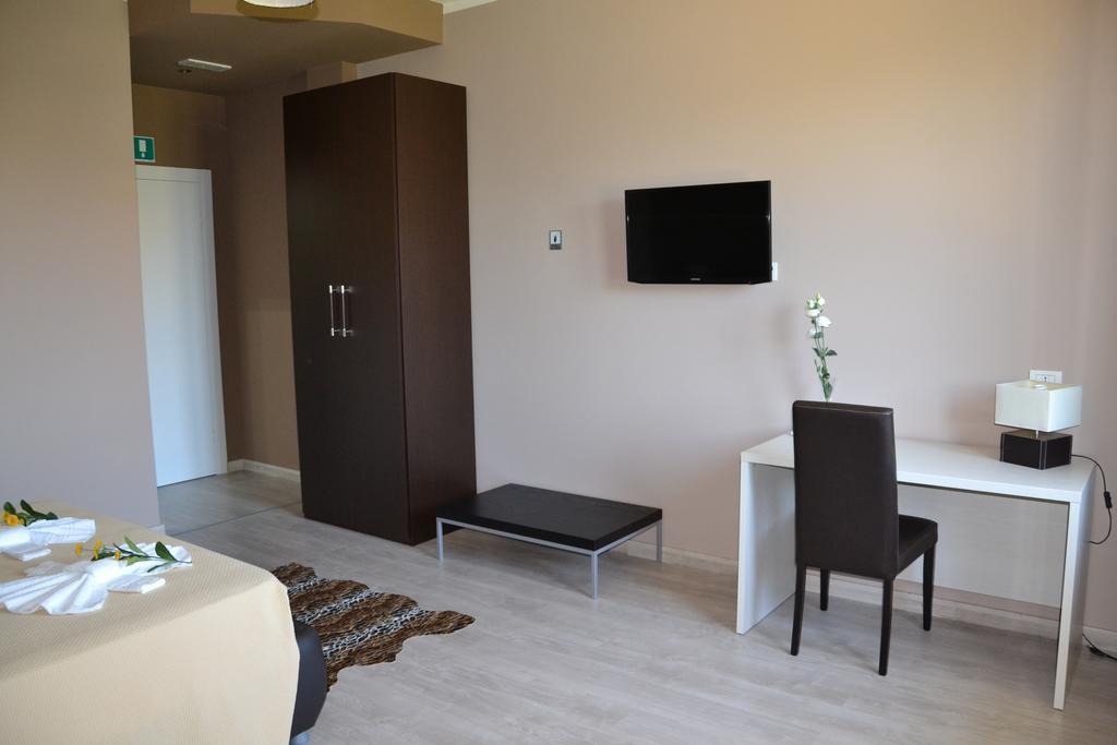 Fly In The World B&B Fiumicino Room photo